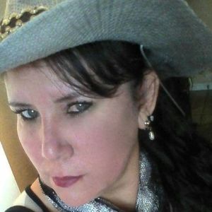 Meet your Posher, Alba